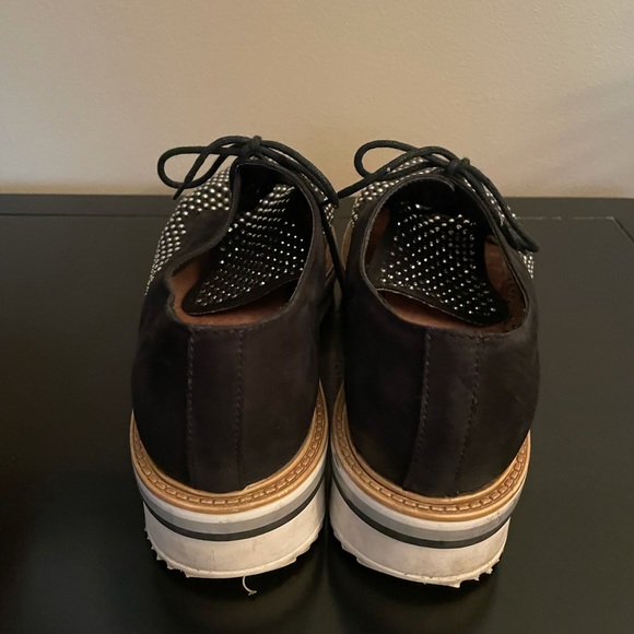 Super cute studded suede loafers - Picture 4 of 5